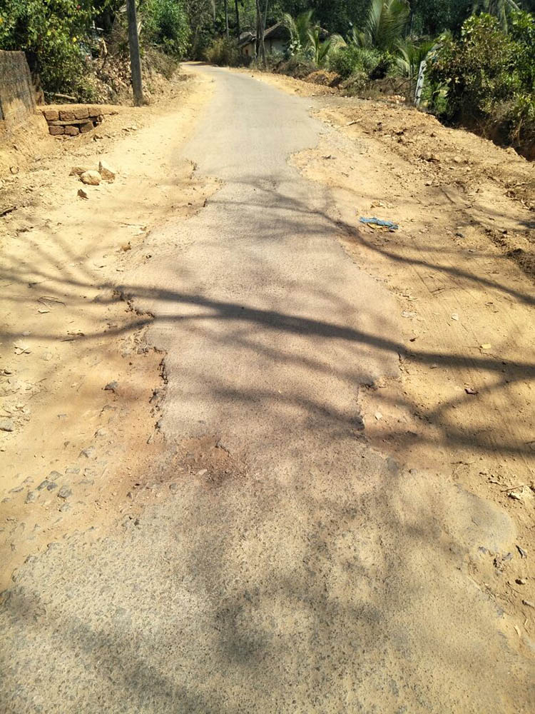 ಹಳ್ನಾಡು ರಸ್ತೆ ದುರಸ್ತಿಗೆ ಆಗ್ರಹ: ಚುನಾವಣಾ ಬಹಿಷ್ಕಾರದ ಎಚ್ಚರಿಕೆ